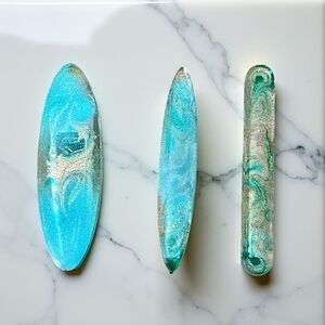 Turquoise and Silver White glimmer Resin Hair Clips set/3 New